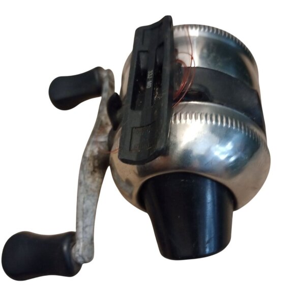 Vintage Zebco 33 Authentic Spincast Fishing Reel With Metal Body & Dual Knobs - Picture 6 of 8